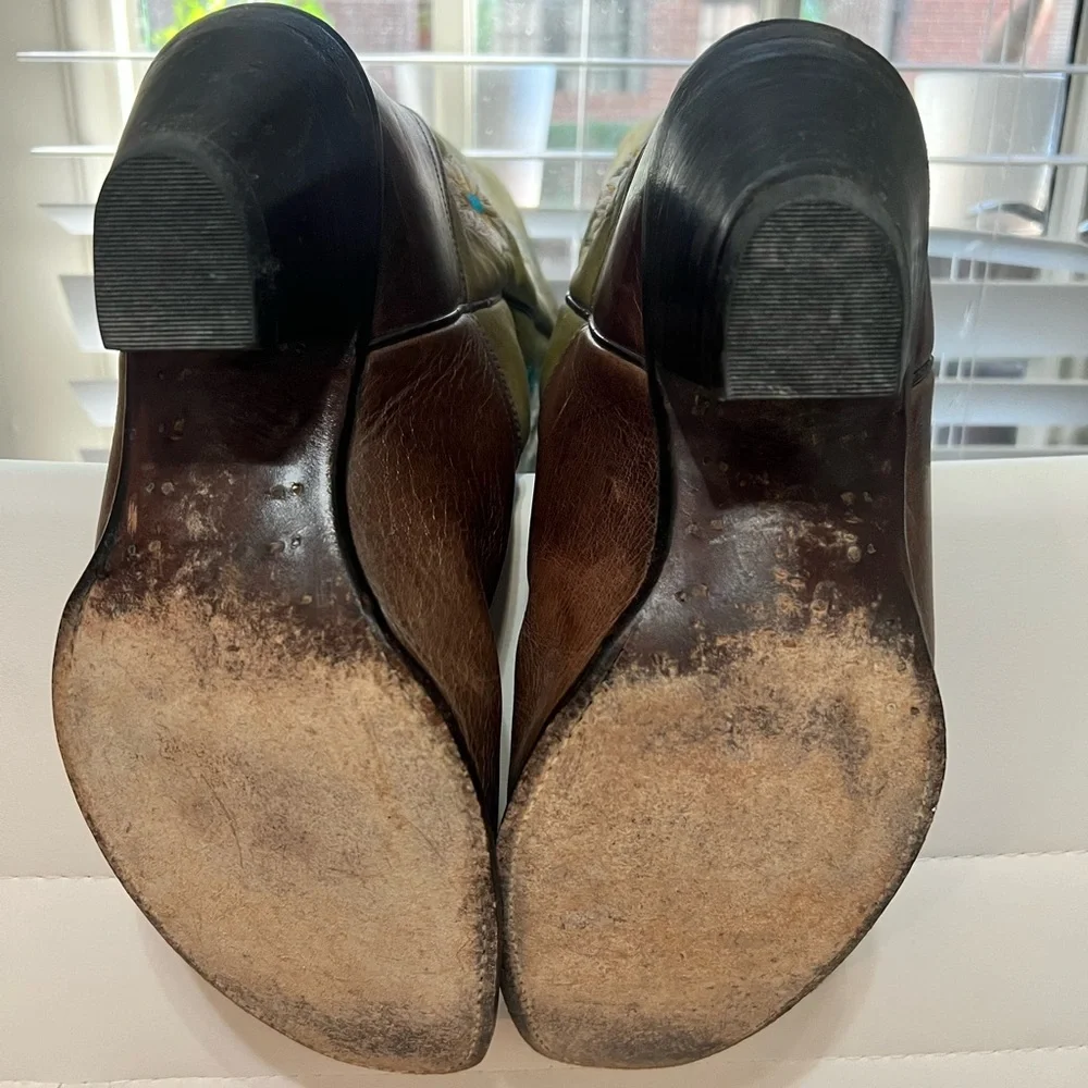 **RARE!** Embroidered Western Boots - Picture 4 of 6